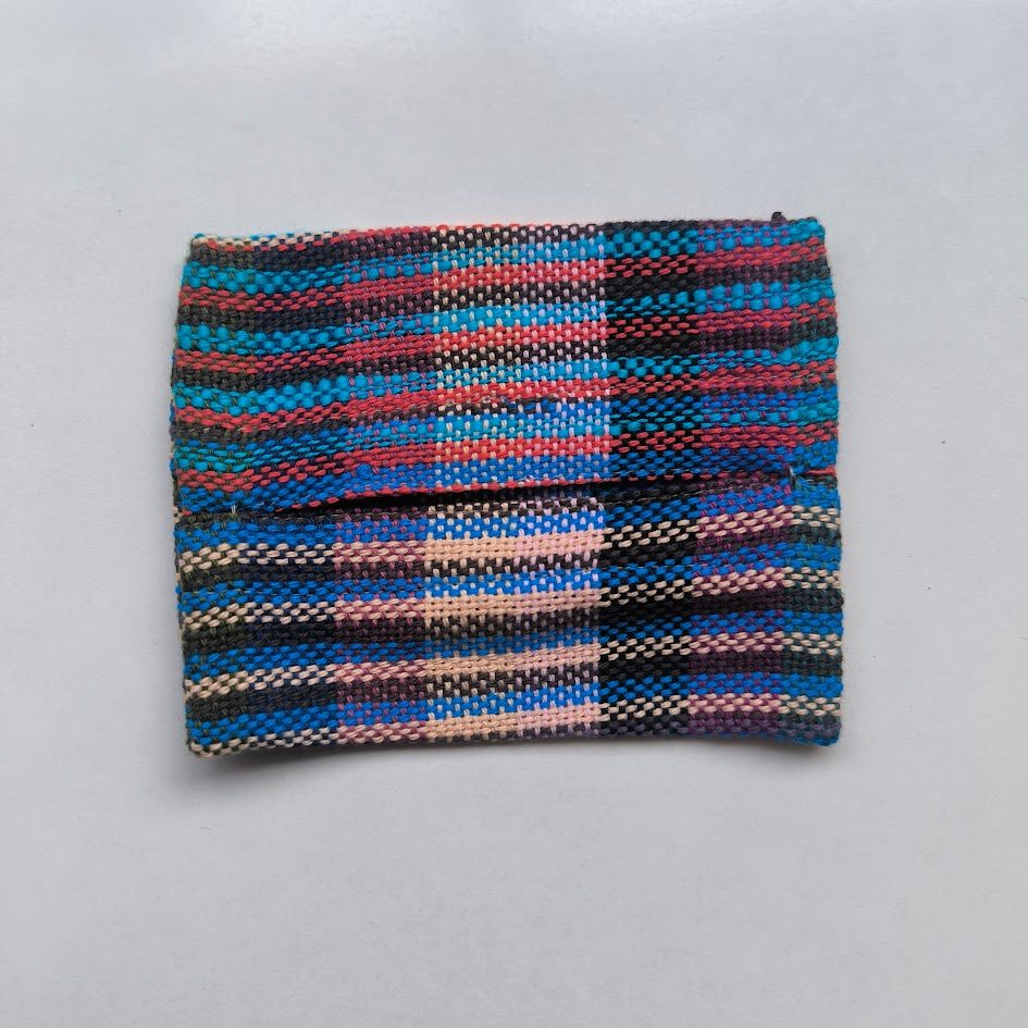 暮らしに優しく馴染む。さをり織りファブリックのティッシュケース